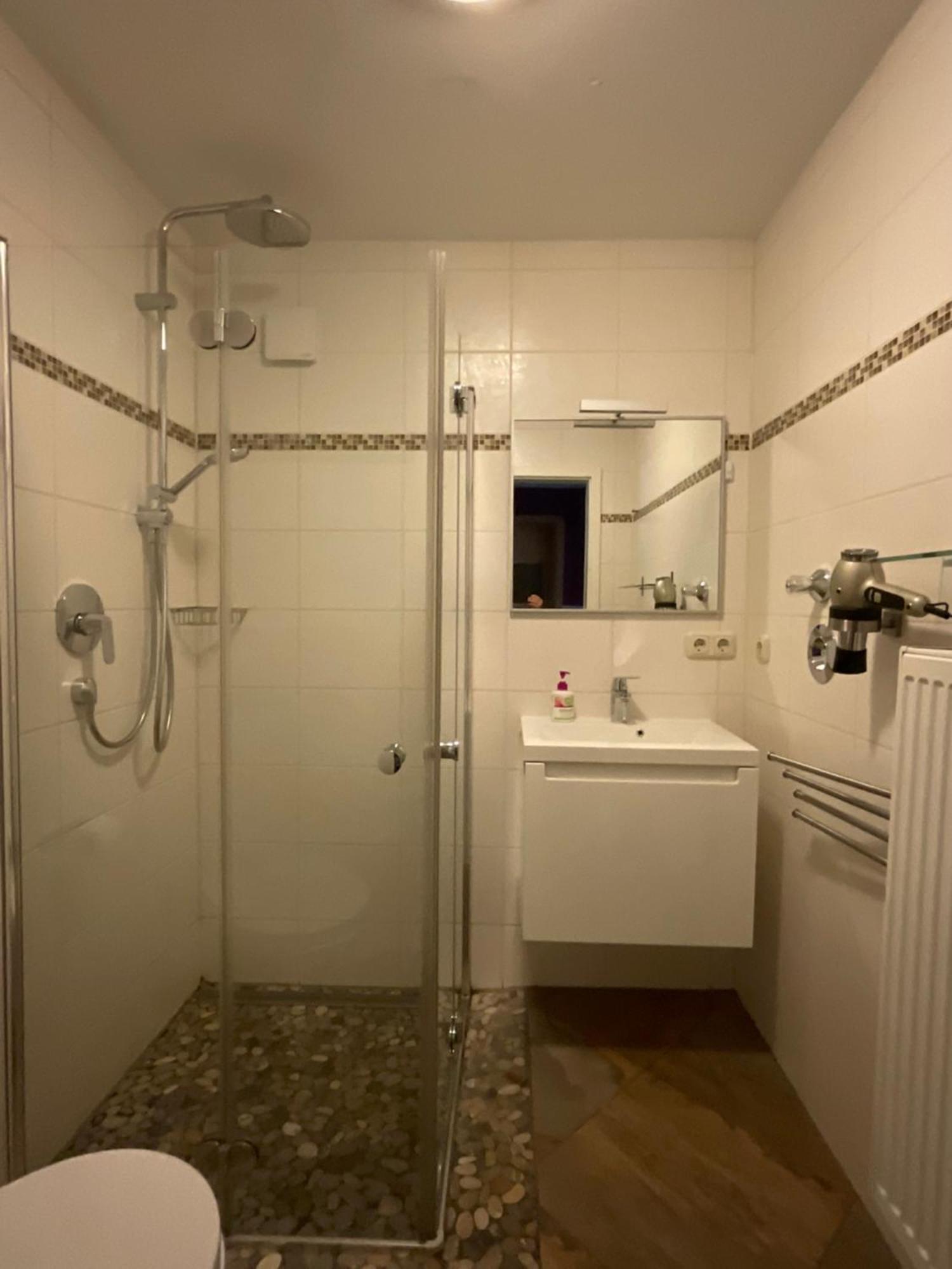 Messe-Apartment, 4 Schlafzimmer, 80 Qm, Garten - 6 Km Zur Messe, Verkehrsguenstig, Ruhig, Parkplaetze Norimberga Esterno foto
