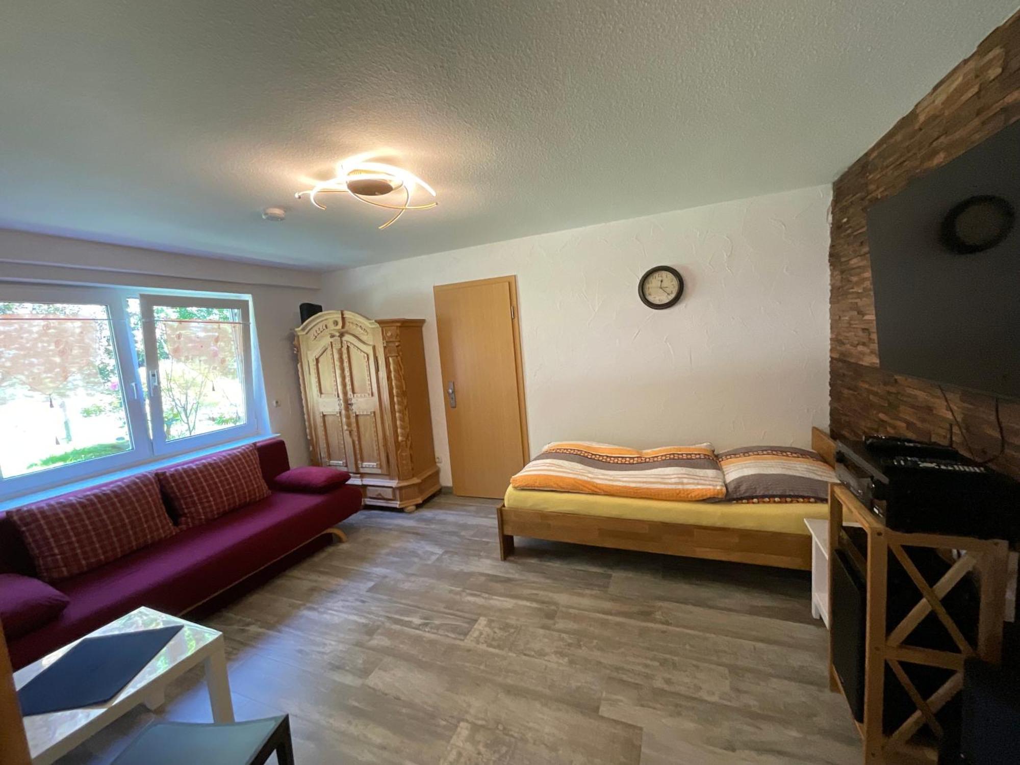 Messe-Apartment, 4 Schlafzimmer, 80 Qm, Garten - 6 Km Zur Messe, Verkehrsguenstig, Ruhig, Parkplaetze Norimberga Esterno foto