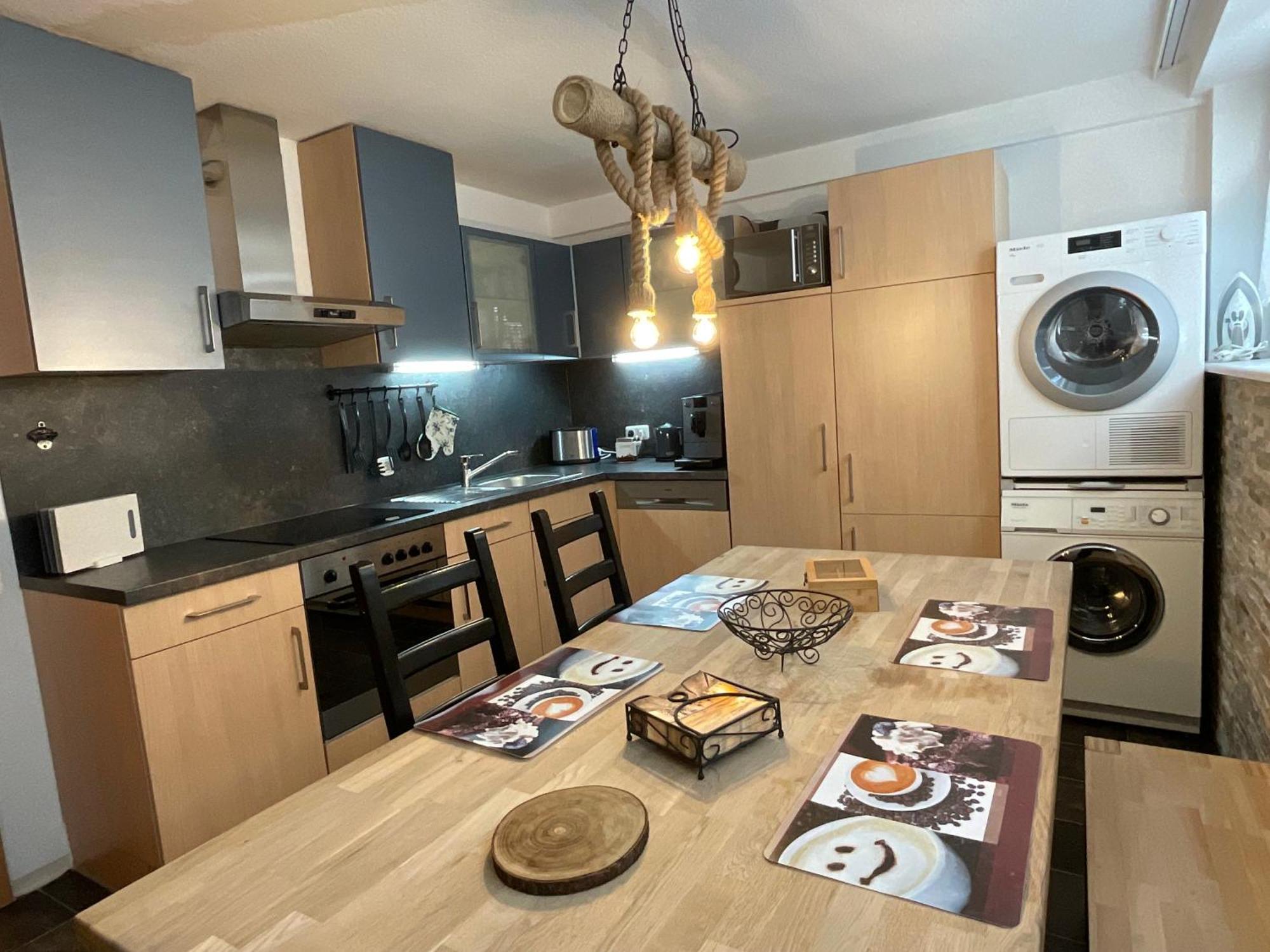 Messe-Apartment, 4 Schlafzimmer, 80 Qm, Garten - 6 Km Zur Messe, Verkehrsguenstig, Ruhig, Parkplaetze Norimberga Esterno foto