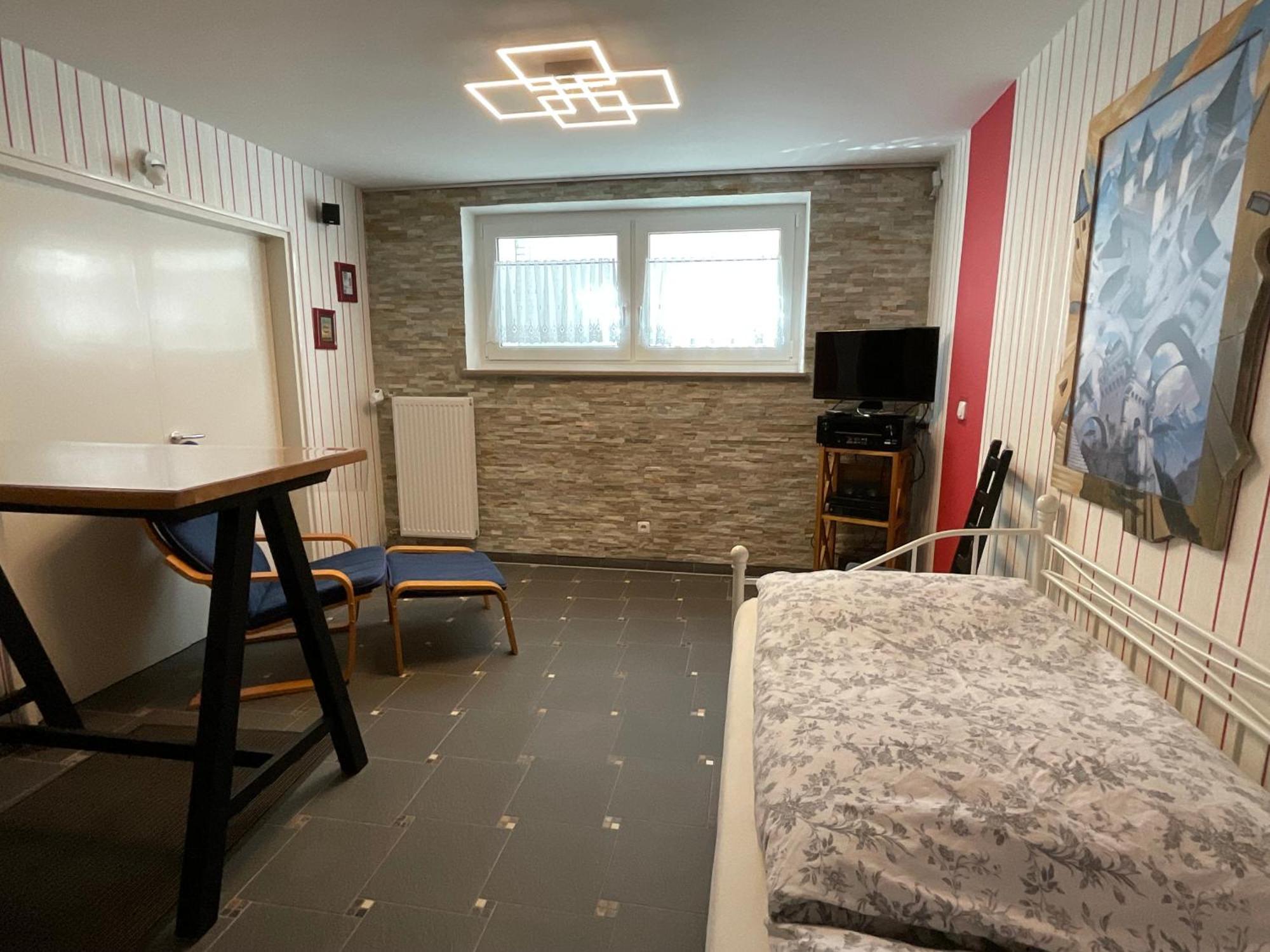 Messe-Apartment, 4 Schlafzimmer, 80 Qm, Garten - 6 Km Zur Messe, Verkehrsguenstig, Ruhig, Parkplaetze Norimberga Esterno foto
